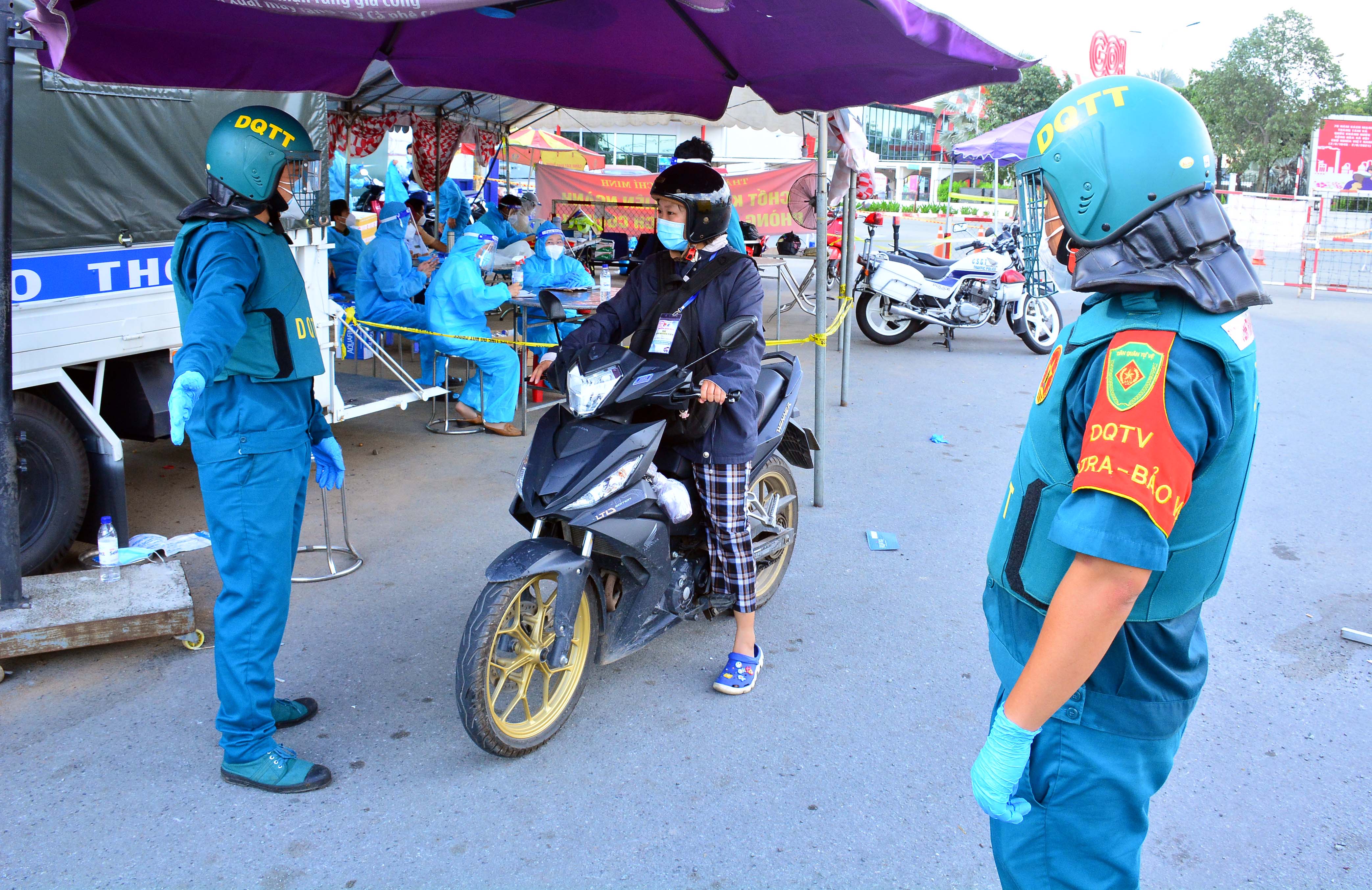 Xung kích chống dịch nơi tuyến đầu

